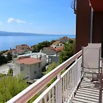 With Parking Space Stanici, - 10324 *