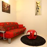 With Parking Space Stanici, - 10324 أوميس