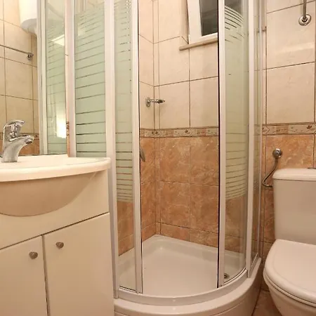 With Parking Space Stanici, - 10324 דירה