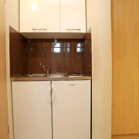 With Parking Space Stanici, - 10324 דירה *
