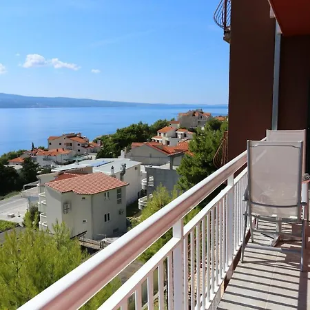 With Parking Space Stanici, - 10324 *